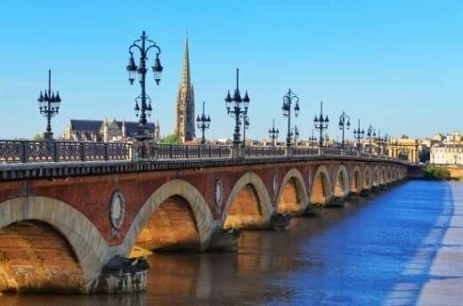 La&#x20;Saisonnalit&#x00E9;&#x20;de&#x20;la&#x20;Location&#x20;Courte&#x20;Dur&#x00E9;e&#x20;&#x00E0;&#x20;Bordeaux&#x20;&#x3A;&#x20;Opportunit&#x00E9;s&#x20;et&#x20;D&#x00E9;fis